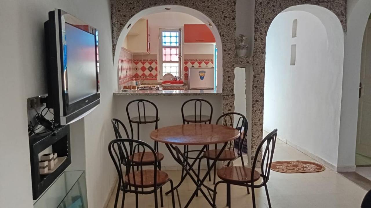 Studio Al Salam Djerba Midoun Avec Aspect Architectural Traditional Bien Fini Apartment Triffa Екстериор снимка